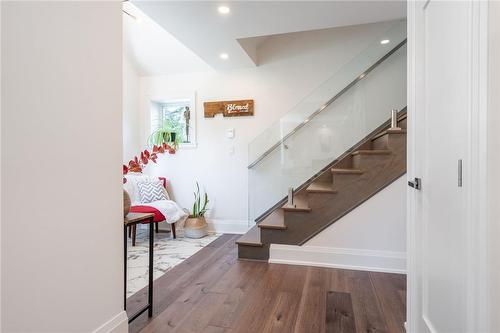 1017 Plains View Avenue, Burlington, ON - Indoor Photo Showing Other Room