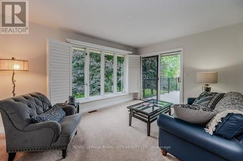 7456 Wellington Road 51, Guelph/Eramosa, ON - Indoor Photo Showing Living Room