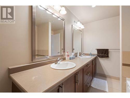 1160 Bernard Avenue Unit# 212, Kelowna, BC - Indoor Photo Showing Bathroom