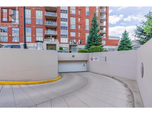 1160 Bernard Avenue Unit# 212, Kelowna, BC - Outdoor With Facade