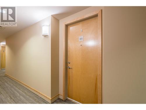 1160 Bernard Avenue Unit# 212, Kelowna, BC - Indoor Photo Showing Other Room