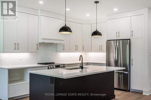 13 Charles Street, Brantford, ON - Indoor Photo Showing Kitchen With Upgraded Kitchen