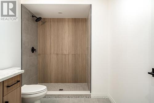 13 Charles Street, Brantford, ON - Indoor Photo Showing Bathroom