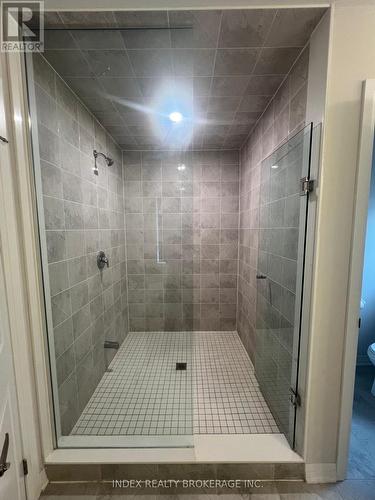 33 Rustic Oak Trail, North Dumfries, ON - Indoor Photo Showing Bathroom