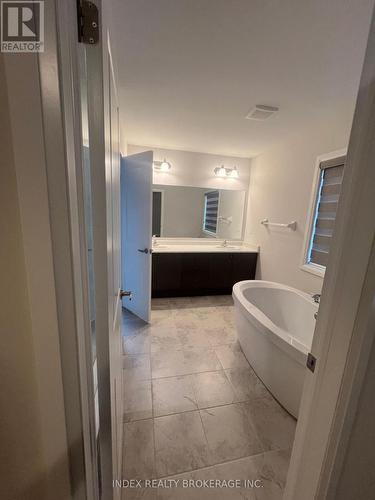 33 Rustic Oak Trail, North Dumfries, ON - Indoor Photo Showing Bathroom