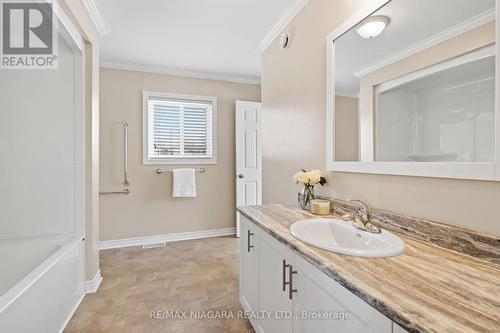 437 Sugarloaf Street, Port Colborne, ON - Indoor Photo Showing Bathroom