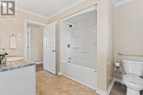 437 Sugarloaf Street, Port Colborne, ON - Indoor Photo Showing Bathroom