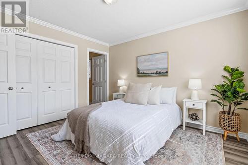 437 Sugarloaf Street, Port Colborne, ON - Indoor Photo Showing Bedroom