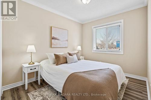 437 Sugarloaf Street, Port Colborne, ON - Indoor Photo Showing Bedroom