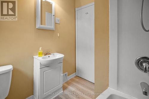 243 Holmesdale Avenue, Hamilton (Bartonville), ON - Indoor Photo Showing Bathroom