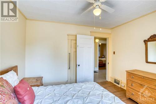 19 Mary Street, Perth, ON - Indoor Photo Showing Bedroom