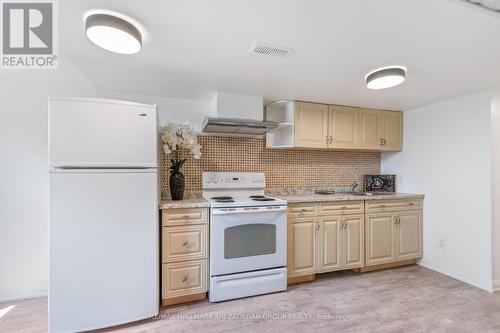 Lf - 149 Septonne Avenue, Newmarket, ON - Indoor Photo Showing Kitchen