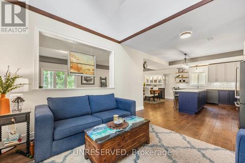 237 Diana Drive, Orillia, ON - Indoor Photo Showing Living Room