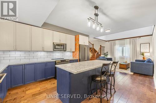 237 Diana Drive, Orillia, ON - Indoor Photo Showing Kitchen With Upgraded Kitchen