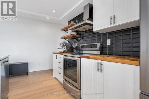 511 - 495 #8 Highway, Hamilton (Stoney Creek), ON - Indoor Photo Showing Kitchen