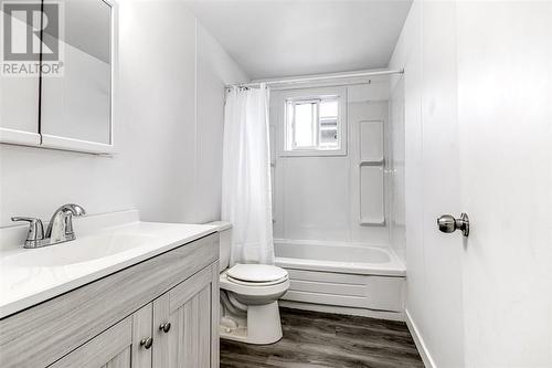 121 Lourdes Avenue, Sudbury, ON - Indoor Photo Showing Bathroom