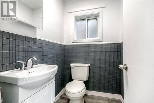 121 Lourdes Avenue, Sudbury, ON - Indoor Photo Showing Bathroom