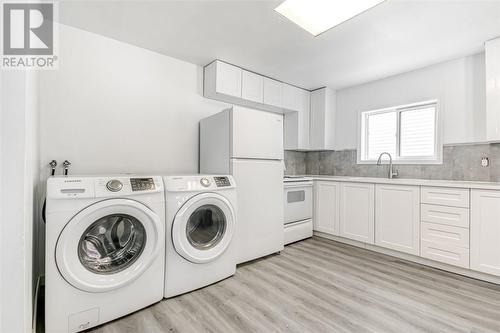 121 Lourdes Avenue, Sudbury, ON - Indoor Photo Showing Laundry Room