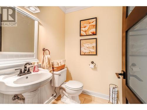 512 Wildwood  Drive, Cranbrook, BC - Indoor Photo Showing Bathroom