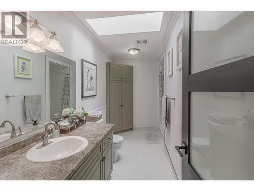 512 Wildwood  Drive, Cranbrook, BC - Indoor Photo Showing Bathroom