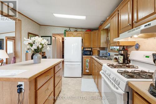 408 Limestone Trail, Prince Edward County (Athol), ON - Indoor Photo Showing Kitchen