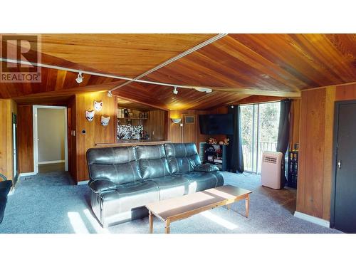 1272 Hausaman Road, Quesnel, BC - Indoor Photo Showing Living Room