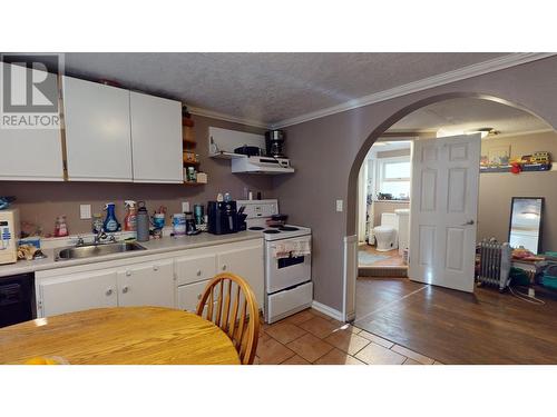 1272 Hausaman Road, Quesnel, BC - Indoor Photo Showing Kitchen