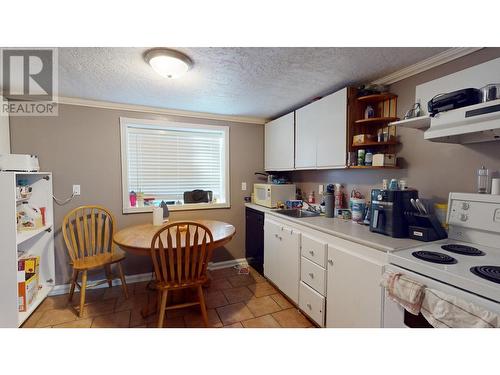 1272 Hausaman Road, Quesnel, BC - Indoor Photo Showing Kitchen With Double Sink