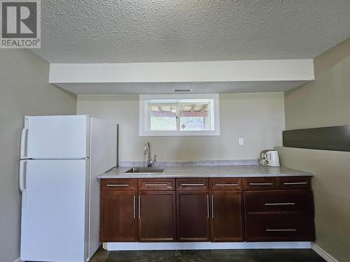 355 Killoren Crescent, Prince George, BC - Indoor Photo Showing Kitchen