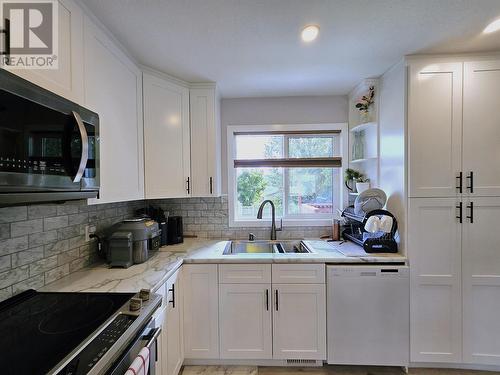 355 Killoren Crescent, Prince George, BC - Indoor Photo Showing Kitchen With Double Sink