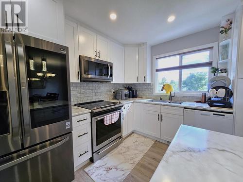 355 Killoren Crescent, Prince George, BC - Indoor Photo Showing Kitchen With Double Sink