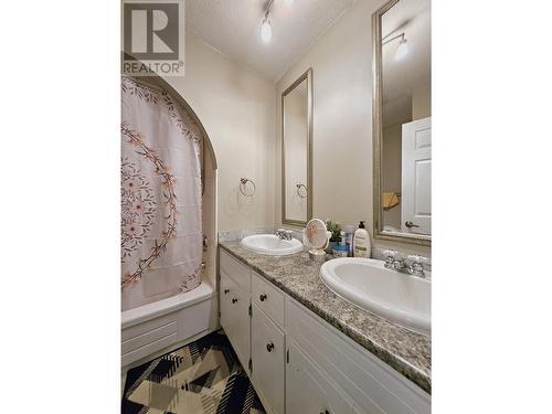 355 Killoren Crescent, Prince George, BC - Indoor Photo Showing Bathroom