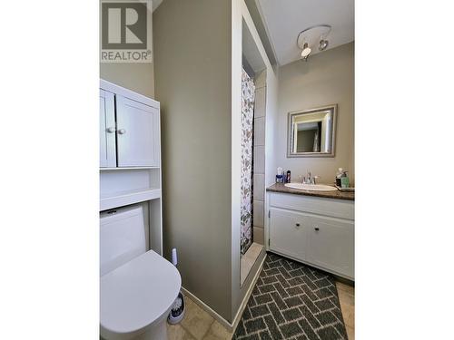 355 Killoren Crescent, Prince George, BC - Indoor Photo Showing Bathroom