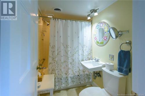 235 Queen Street, Saint Andrews, NB - Indoor Photo Showing Bathroom