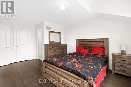 1739 Emberton Way, Innisfil, ON - Indoor Photo Showing Bedroom