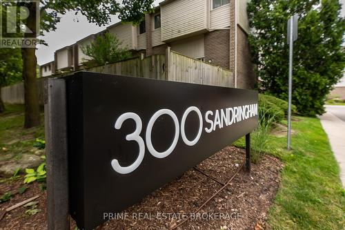 86 - 300 Sandringham Crescent, London, ON - Outdoor