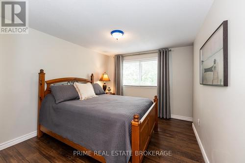 86 - 300 Sandringham Crescent, London, ON - Indoor Photo Showing Bedroom