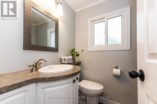 86 - 300 Sandringham Crescent, London, ON - Indoor Photo Showing Bathroom