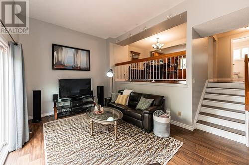 86 - 300 Sandringham Crescent, London, ON - Indoor Photo Showing Living Room