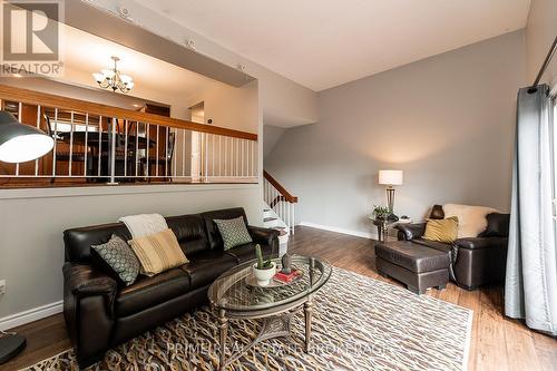 86 - 300 Sandringham Crescent, London, ON - Indoor Photo Showing Living Room