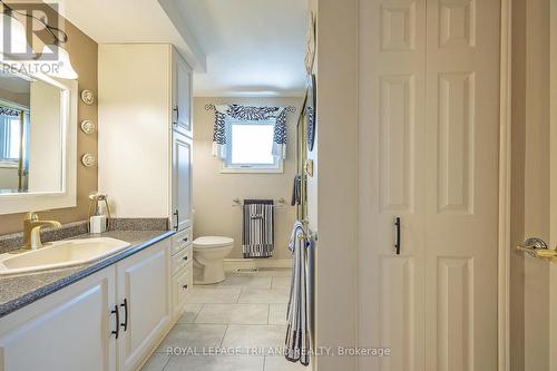 152 Clarendon Crescent, London, ON - Indoor Photo Showing Bathroom