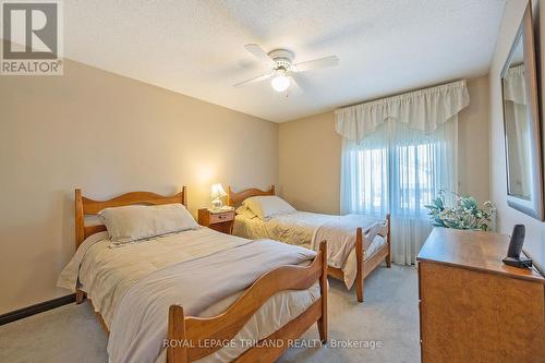 152 Clarendon Crescent, London, ON - Indoor Photo Showing Bedroom