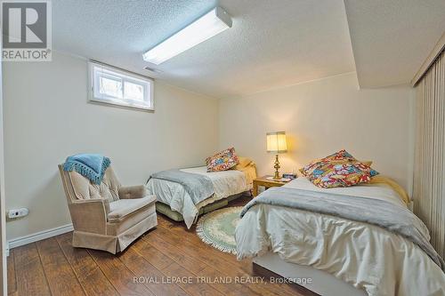 152 Clarendon Crescent, London, ON - Indoor Photo Showing Bedroom