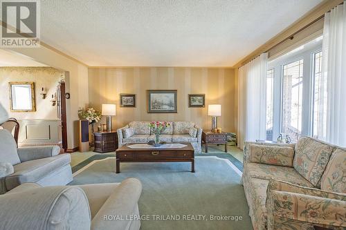 152 Clarendon Crescent, London, ON - Indoor Photo Showing Living Room