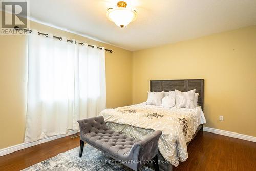 1860 Marconi Boulevard, London, ON - Indoor Photo Showing Bedroom