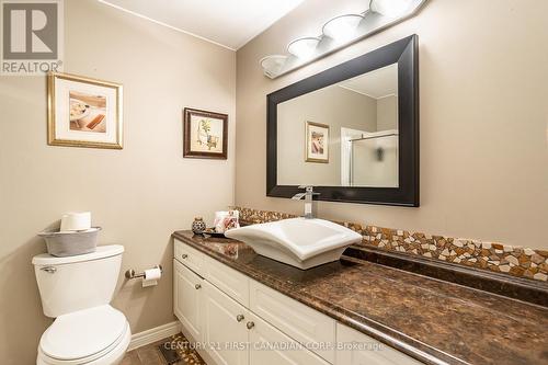 1860 Marconi Boulevard, London, ON - Indoor Photo Showing Bathroom