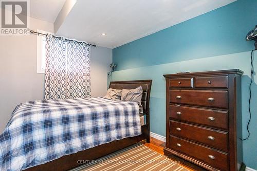 1860 Marconi Boulevard, London, ON - Indoor Photo Showing Bedroom