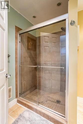 1860 Marconi Boulevard, London, ON - Indoor Photo Showing Bathroom