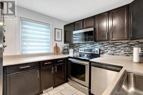 323 Sekura Street, Cambridge, ON - Indoor Photo Showing Kitchen