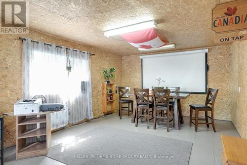 323 Sekura Street, Cambridge, ON - Indoor Photo Showing Dining Room